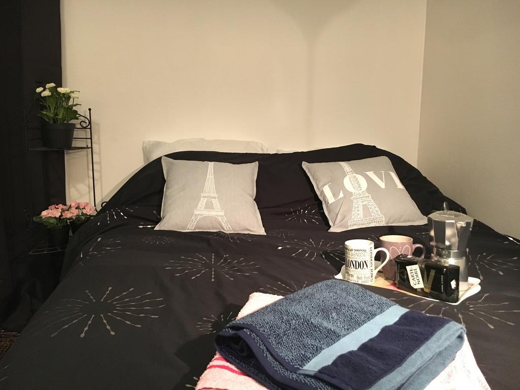 Eiffel Tower Champs De Mars Apartment Paris Bagian luar foto